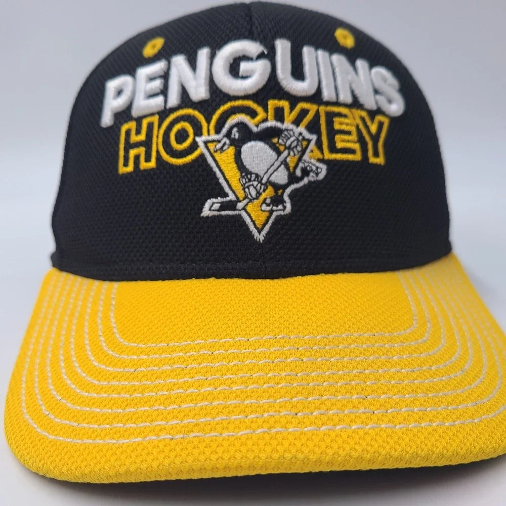 Pittsburgh Penguins Hat Fitted S-M Adidas Black Yellow NHL Hockey Flex Fit Men‎